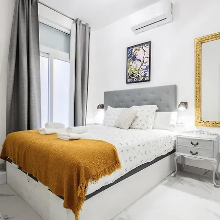 Newly Renovated In Collantes A2 شقة *
