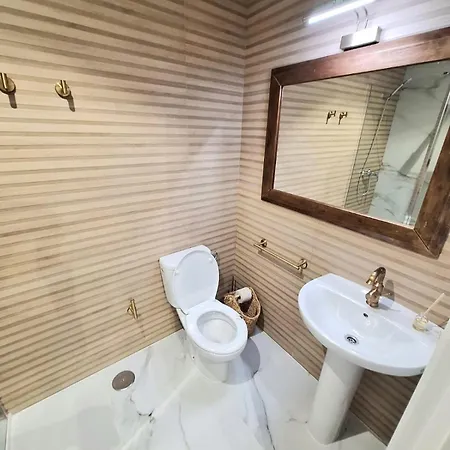 شقة Newly Renovated In Collantes A2